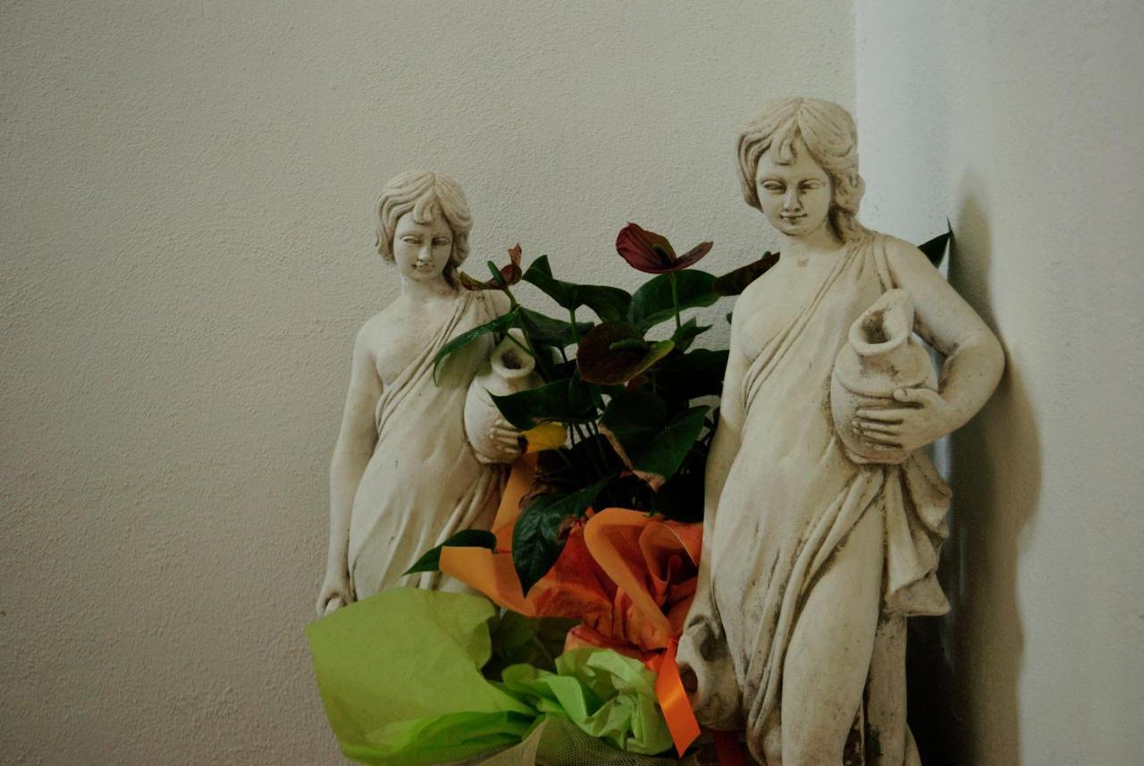 Villa Gherardi - B&B E Hostel Barga Kültér fotó